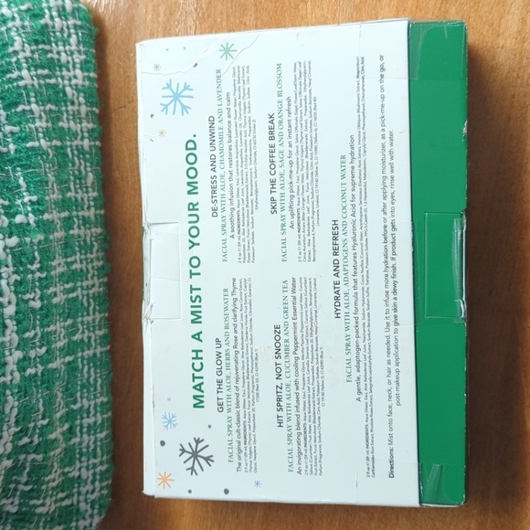 Mario Badescu Mini Mist Facial Spray Kit with Green White Woven Cosmetic Bag NEW - Picture 3 of 14